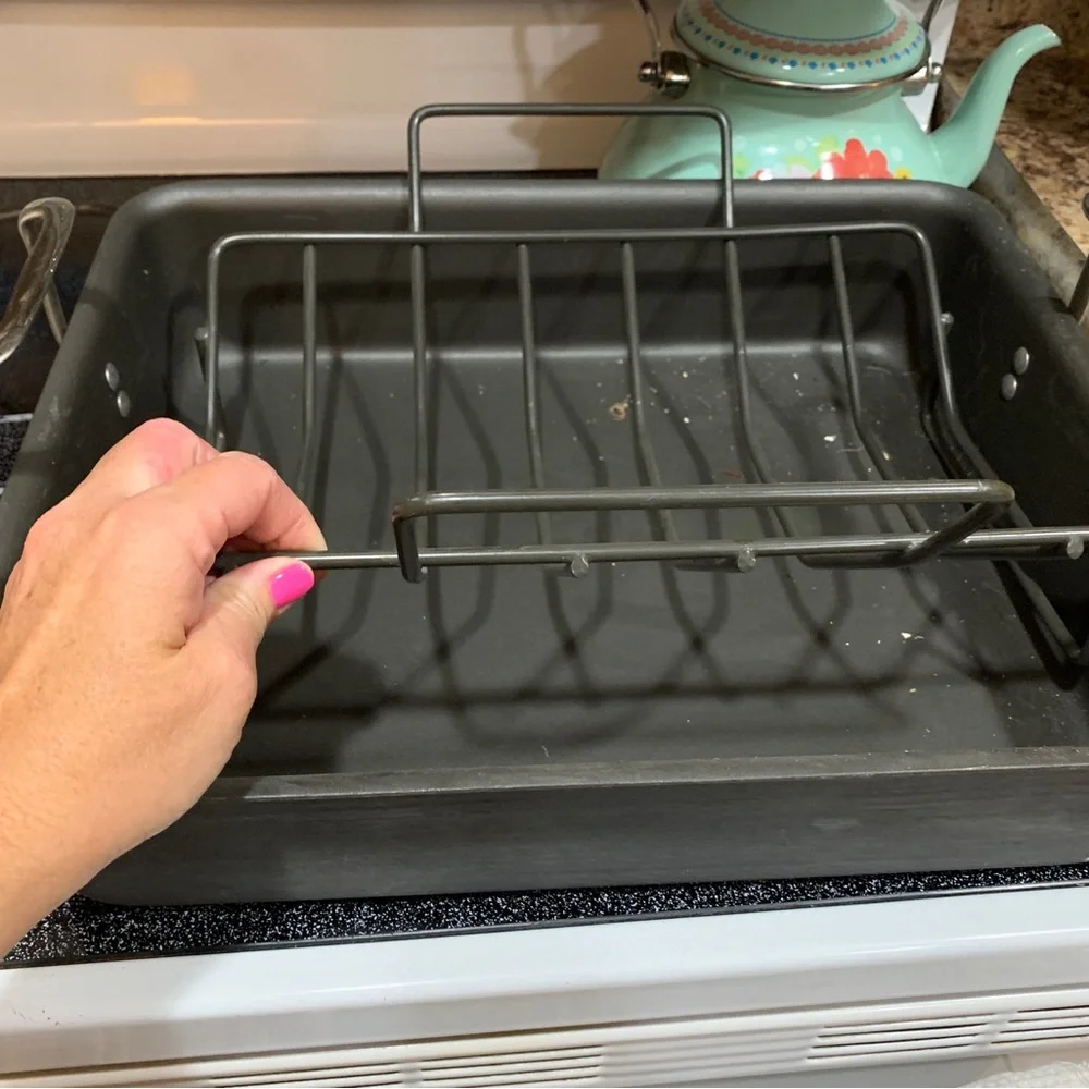 Non-Branded Black Roasting Pan with Removable Rack